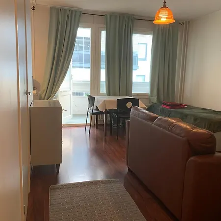 Apartment Yksioe Juna-aseman Vieressae
